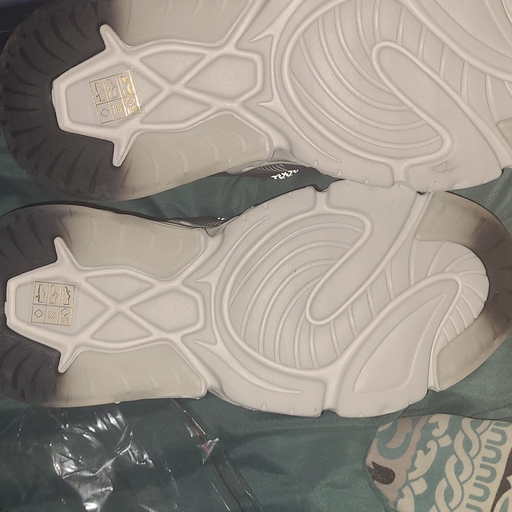 New Mazino Vortex size 7y equals 8.5 women's - Picture 8 of 11